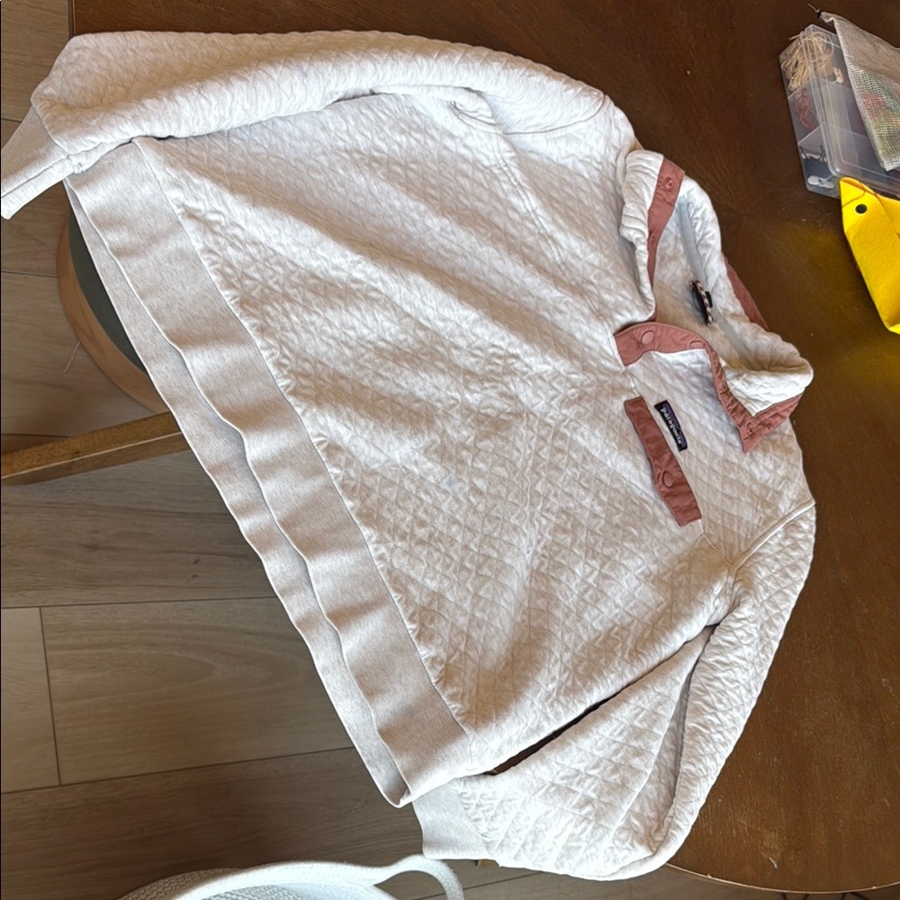 Patagonia Cream and Brown Sweatshirt